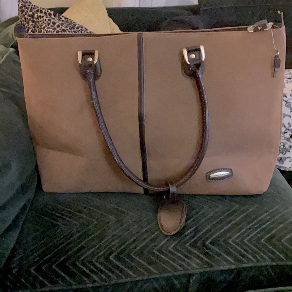 BNWT Pierre Cardin locking travel tote
